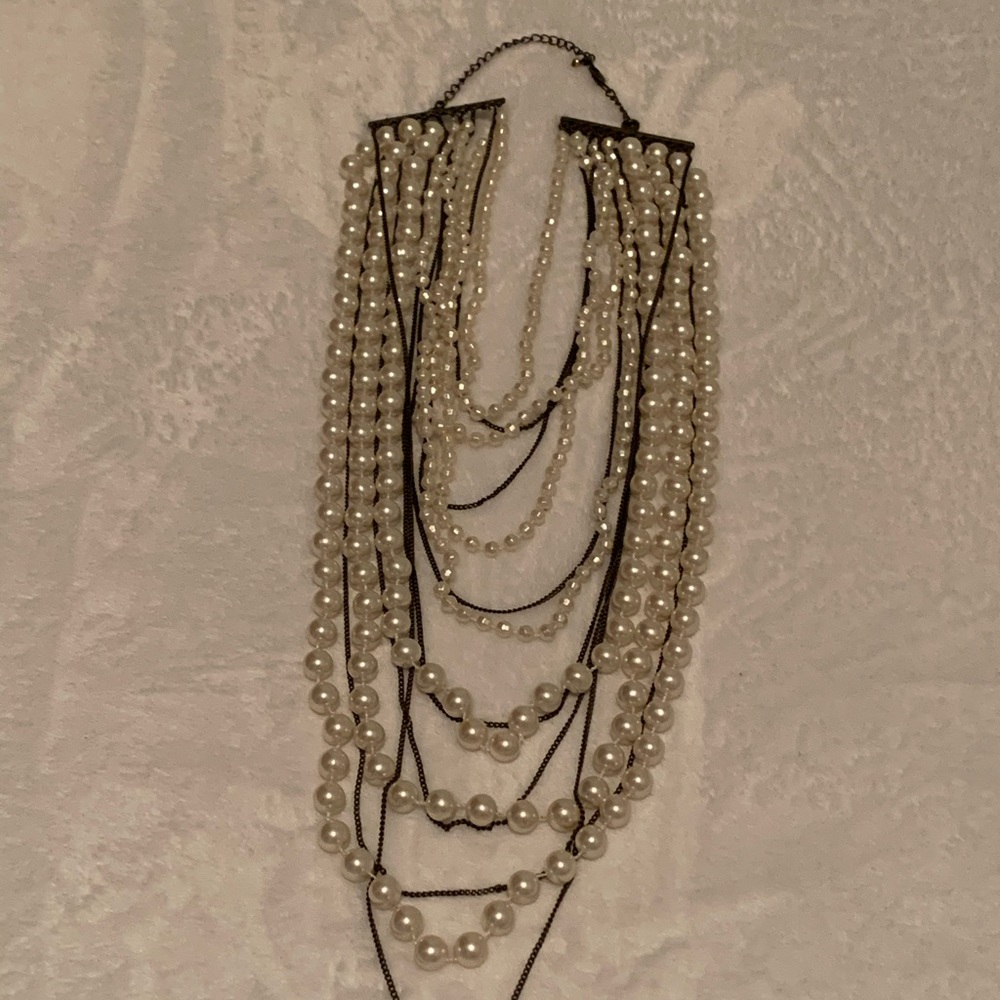 Layered pearl necklace